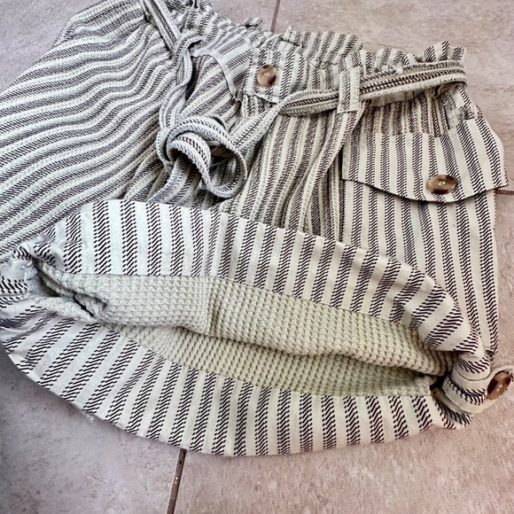 New, Free People One Harriet Striped Shorts Pockets Relaxed Fit size Large - Picture 7 of 10